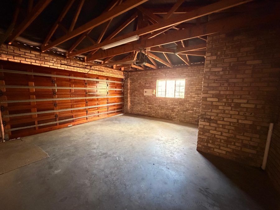 3 Bedroom Property for Sale in Waterval East North West